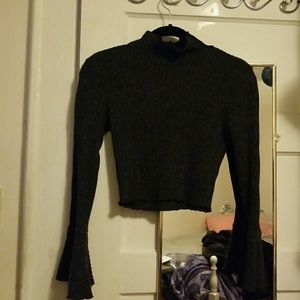 Cropped knitted turtle neck